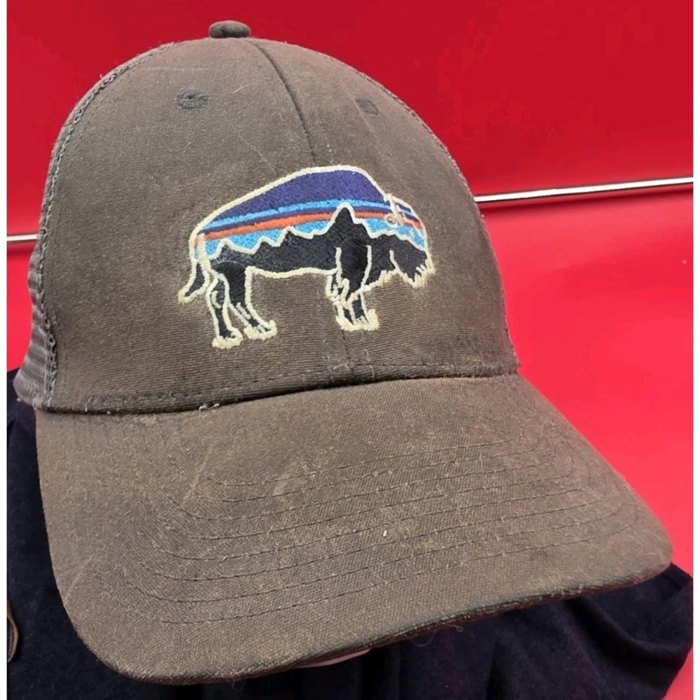 Patagonia Buffalo Logo Trucker Hat Mens OS Gray Good Waxed Mesh Snapback Cap
